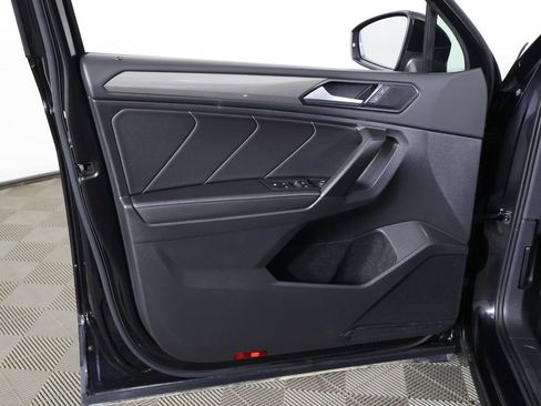 Used 2022 Volkswagen Tiguan SE FWD image 23