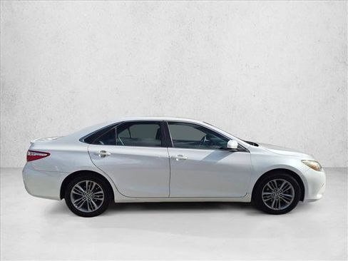 Used 2015 Toyota Camry SE FWD image 4
