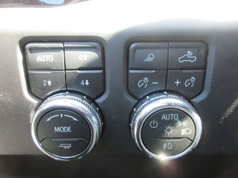 New 2026 GMC Sierra 3500 AT4 w/ AT4 Premium Plus Package AWD/4WD image 18