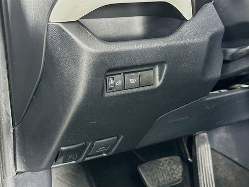 Used 2019 Toyota RAV4 XLE image 10