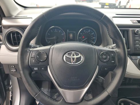 Used 2018 Toyota RAV4 Limited image 29