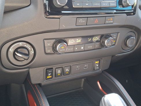 Certified 2024 Nissan Frontier PRO-4X w/ Pro Convenience Package AWD/4WD image 17