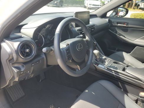 Used 2024 Lexus IS 350 F Sport RWD image 13