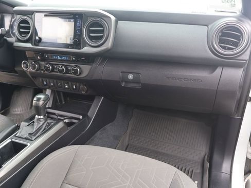 Used 2017 Toyota Tacoma TRD Sport w/ Premium & Technology Package image 35