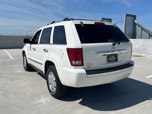 Used 2010 Jeep Grand Cherokee Limited AWD/4WD image 8