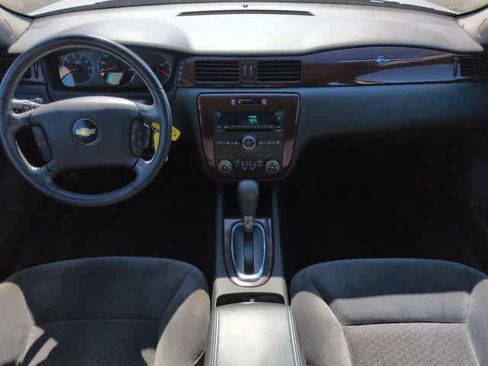 Used 2011 Chevrolet Impala LT FWD image 15