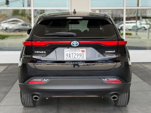 Certified 2021 Toyota Venza LE AWD/4WD image 11