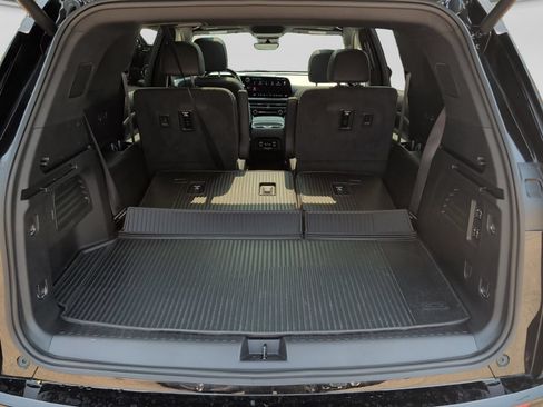 Used 2026 Chevrolet Traverse High Country w/ LPO, Floor Liner Package AWD/4WD image 38