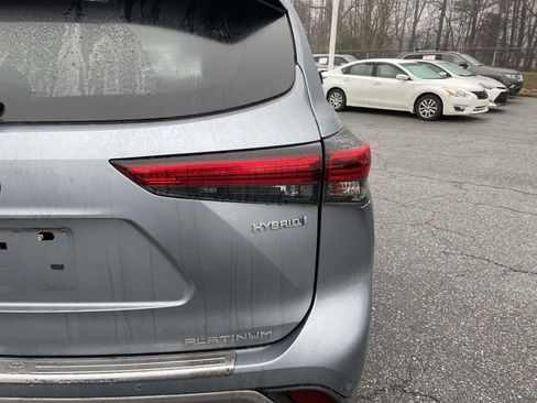 Used 2023 Toyota Highlander Platinum image 14