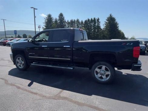 Used 2019 Chevrolet Silverado 2500 LTZ w/ LTZ Plus Package image 6