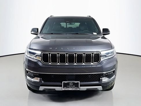 Used 2023 Jeep Wagoneer Series II w/ Premium Group I AWD/4WD image 2