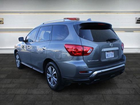 Used 2019 Nissan Pathfinder S image 5