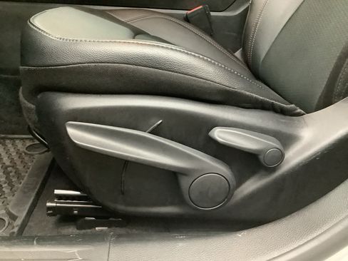 Used 2025 Jeep Compass Trailhawk AWD/4WD image 12