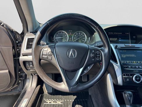 Used 2018 Acura TLX FWD image 11