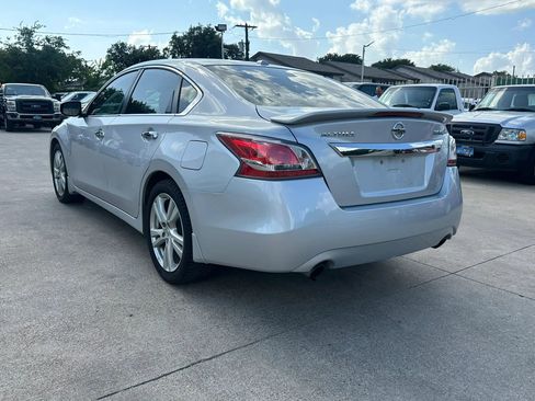 Used 2014 Nissan Altima 3.5 SL FWD image 14