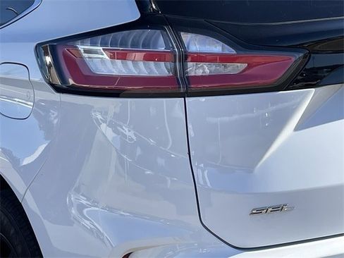 Used 2022 Ford Edge SEL image 6