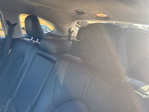 Used 2023 Toyota Highlander XLE image 10