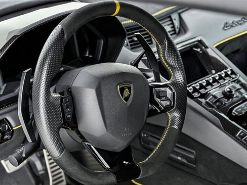 Used 2021 Lamborghini Aventador SVJ AWD/4WD image 29