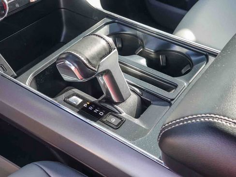 Used 2022 Ford F150 Lightning Pro image 19