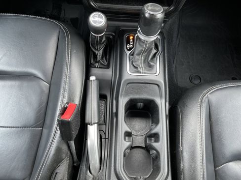 Used 2022 Jeep Wrangler Unlimited Sahara w/ LED Lighting Group image 24