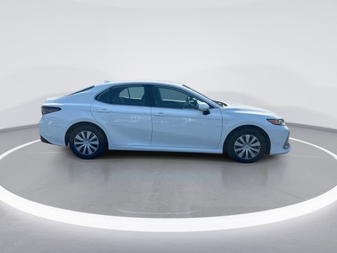 Used 2022 Toyota Camry LE FWD image 10