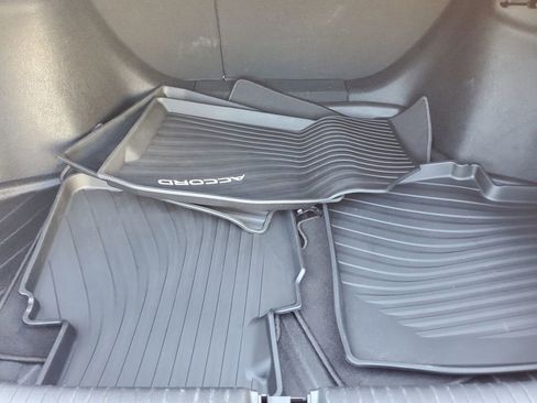 Used 2023 Honda Accord EX-L image 9
