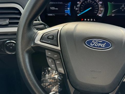 Used 2020 Ford Fusion SE FWD image 27