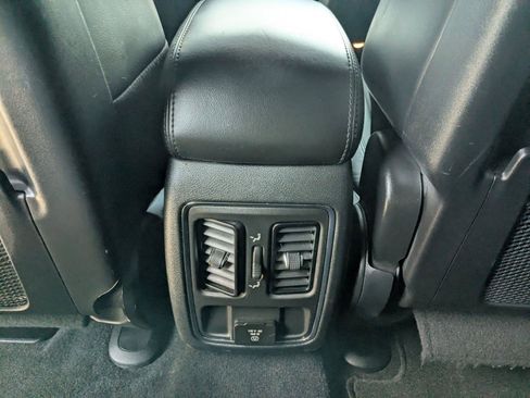 Used 2022 Jeep Grand Cherokee Laredo X image 19