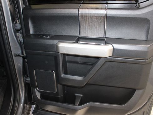 Used 2021 Ford F350 Lariat w/ Chrome Package image 19