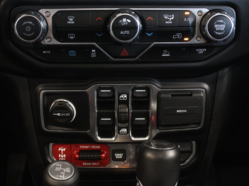 Used 2023 Jeep Wrangler Unlimited Rubicon 4xe AWD/4WD image 25