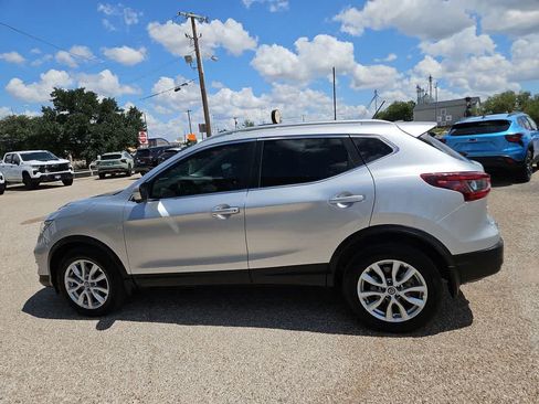Used 2022 Nissan Rogue Sport SV w/ Technology Package FWD image 5