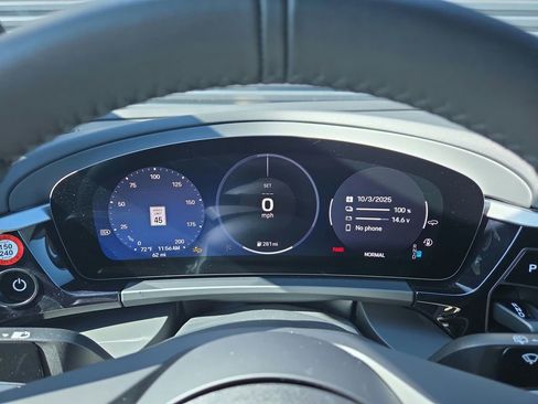 Certified 2025 Porsche Macan 4S Electric image 9