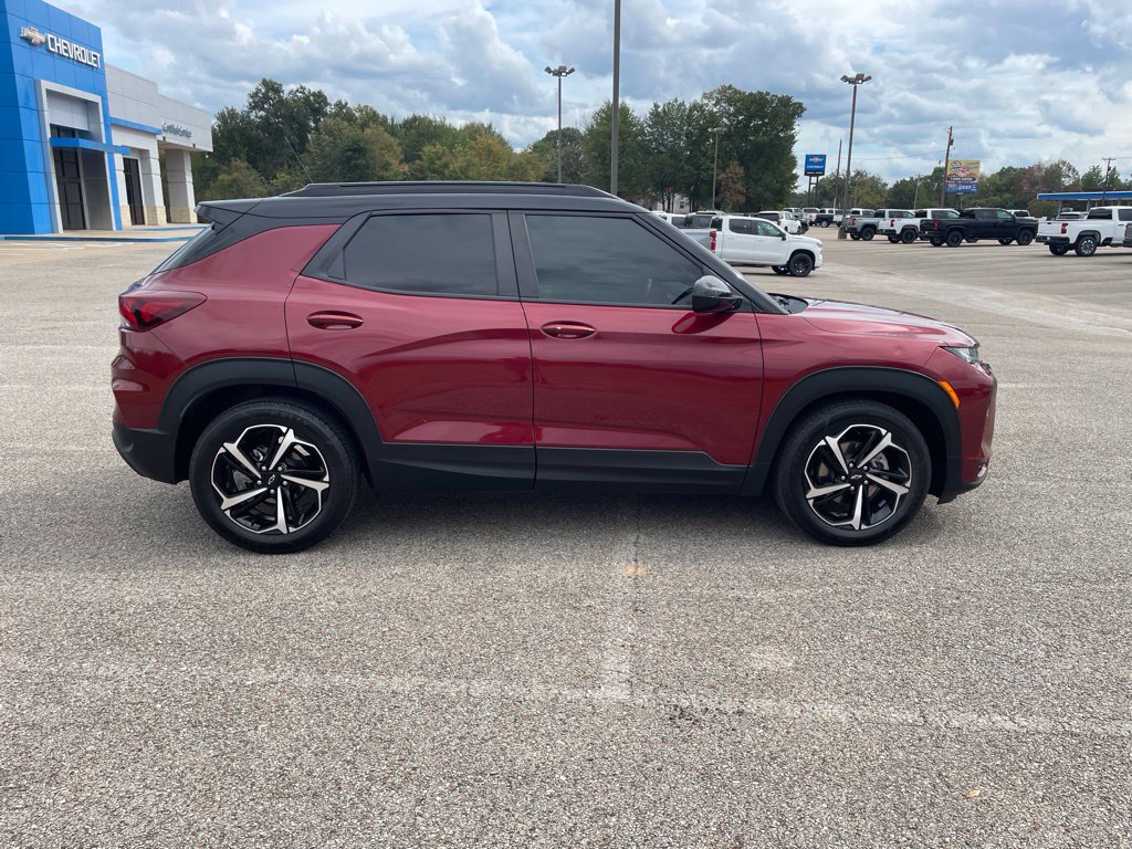 Used 2023 Chevrolet TrailBlazer RS w/ Sun and Liftgate Package FWD image 7