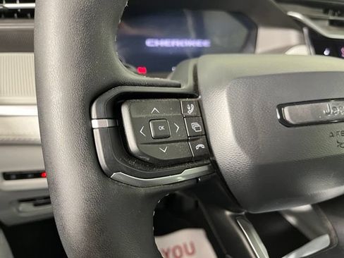 Used 2026 Jeep Cherokee Laredo AWD/4WD image 20