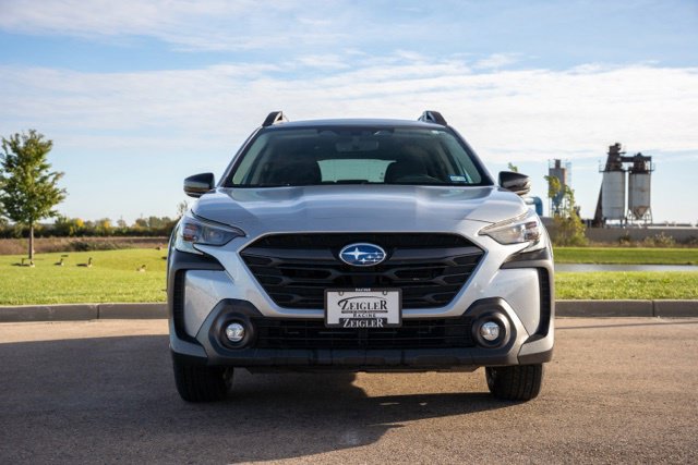 Used 2025 Subaru Outback Premium w/ Popular Package #1A AWD/4WD image 2