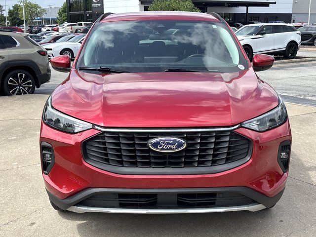 Used 2025 Ford Escape SE w/ Class II Trailer Tow Package FWD image 13
