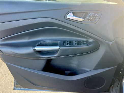 Used 2017 Ford Escape Titanium image 19