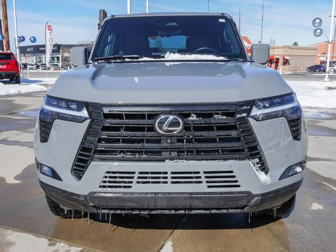 Used 2024 Lexus GX 550 w/ Cold Area Package image 3