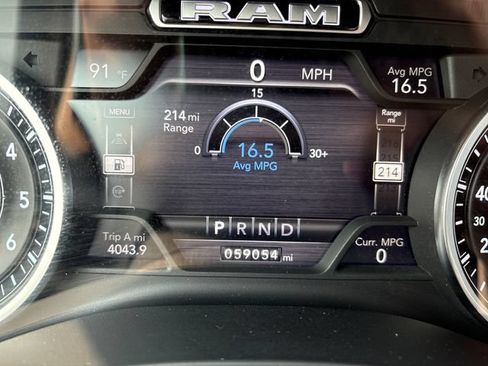 Used 2019 RAM 1500 Laramie AWD/4WD image 13