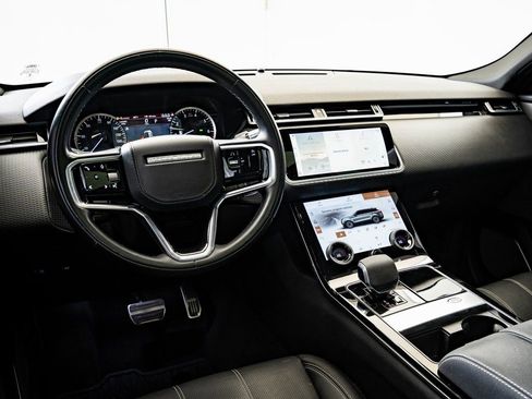 Used 2022 Land Rover Range Rover Velar R-Dynamic S image 4