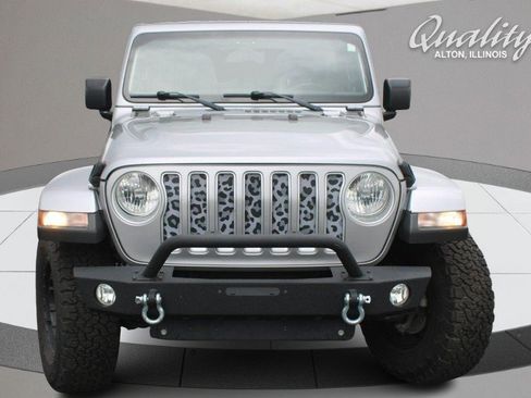 Used 2021 Jeep Wrangler Unlimited Sahara AWD/4WD image 11
