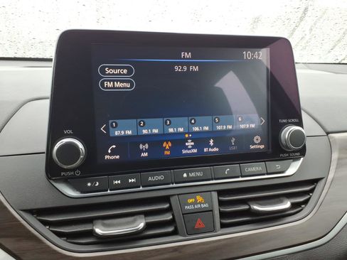 Used 2024 Nissan Altima 2.5 SV image 6