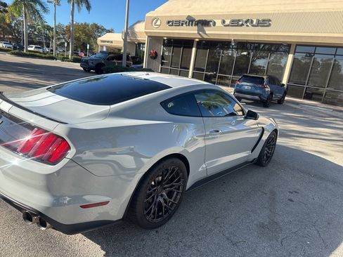 Used 2016 Ford Mustang Shelby GT350 w/ Technology Package image 7