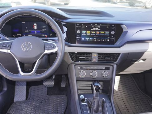 Used 2022 Volkswagen Taos SE FWD image 7
