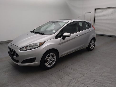Used 2018 Ford Fiesta SE FWD image 2
