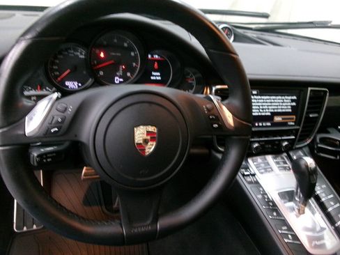 Used 2014 Porsche Panamera 4 AWD/4WD image 36