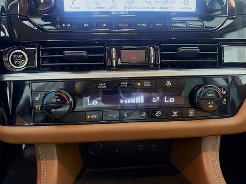Certified 2022 Nissan Pathfinder Platinum w/ Cargo Package AWD/4WD image 14