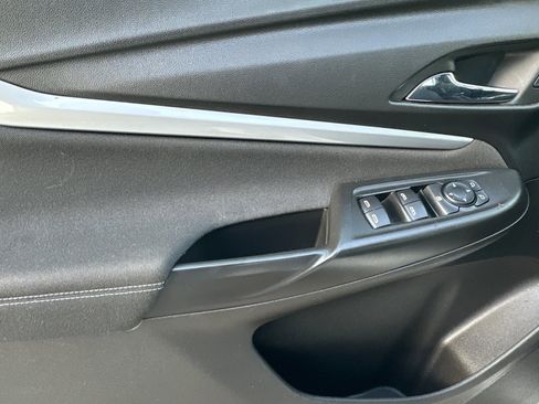 Used 2022 Chevrolet Bolt EUV LT w/ Comfort Package image 11