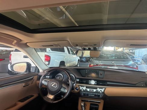 Used 2016 Lexus ES 300h image 8