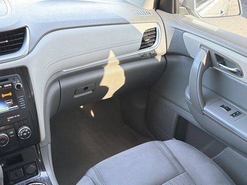 Used 2016 Chevrolet Traverse LT FWD image 14